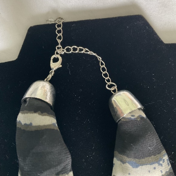 Necklace - Picture 3 of 4